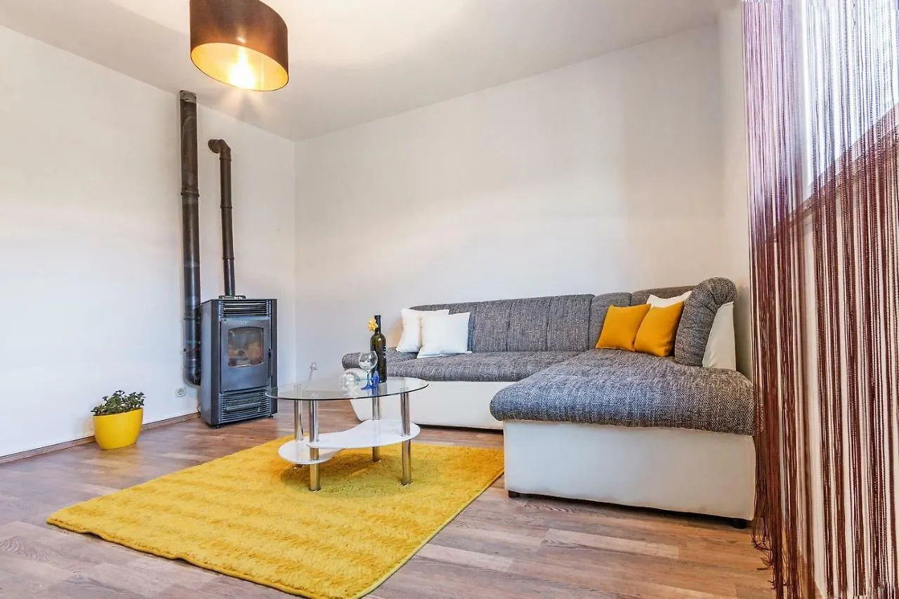 Apartment Felix Pula 0*,